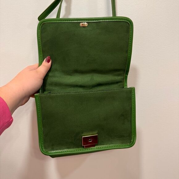 Steve Madden Kelly Green Purse Chain Shoulder Bag Faux Suede Flip Top Gold Quilt - Picture 3 of 11